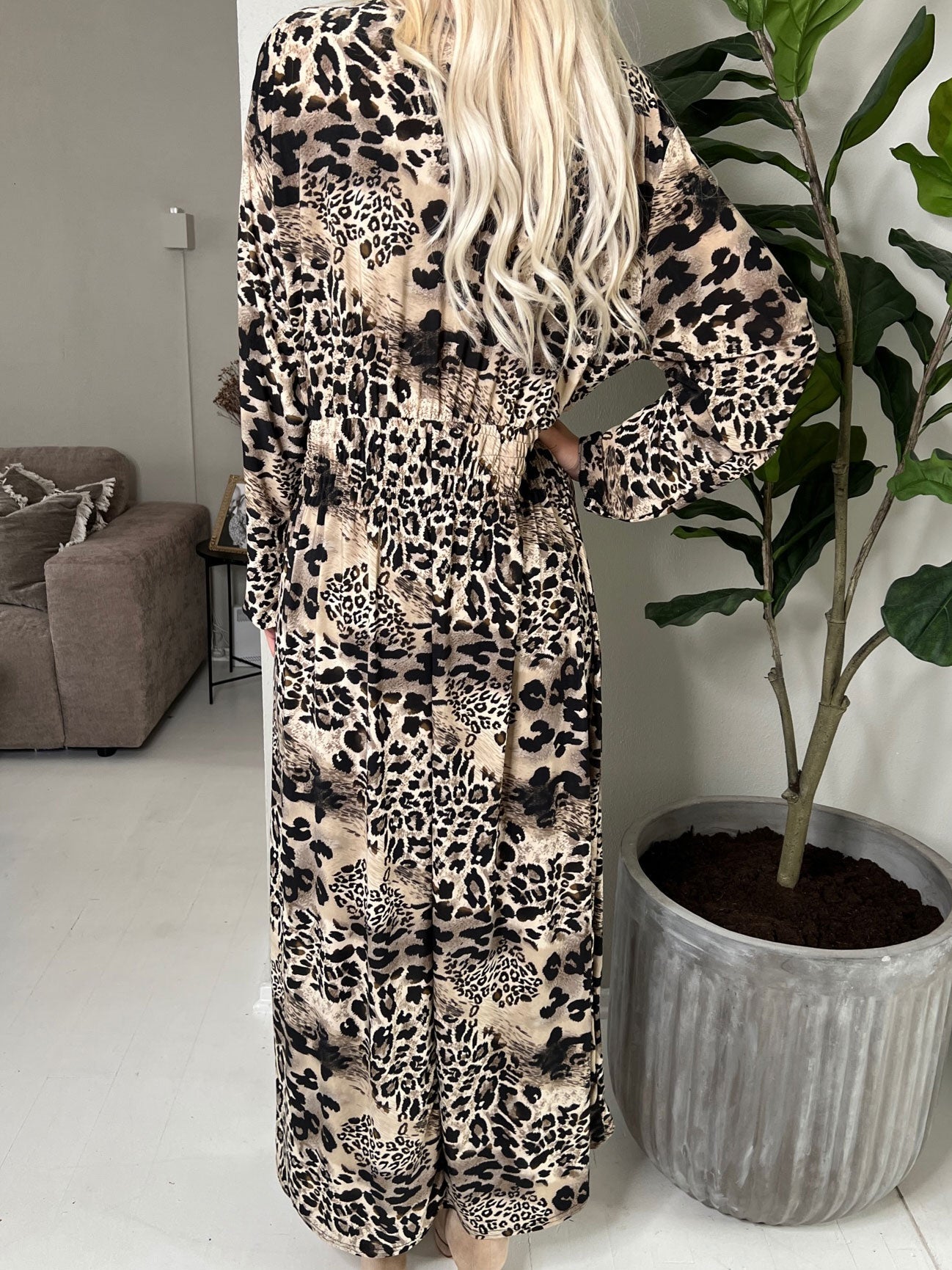 Pams Long Sleeve - Lång stretchig klänning i rynkfritt tyg i stora storlekar